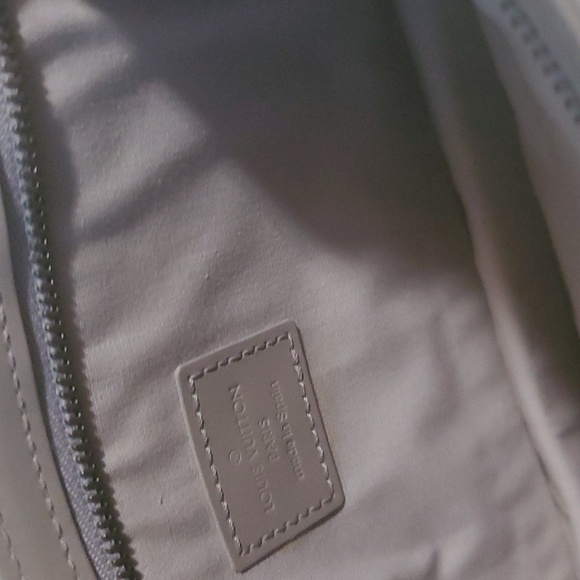 Louis Vuitton PEPPER EPI ROCHELLE BELT BAG - Picture 17 of 17